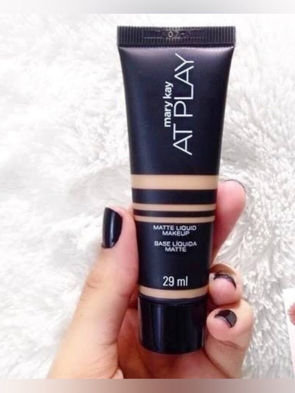 Mary Kay At Play Matte Liquid Makeup -  Light To Medium - Picture 5 of 5